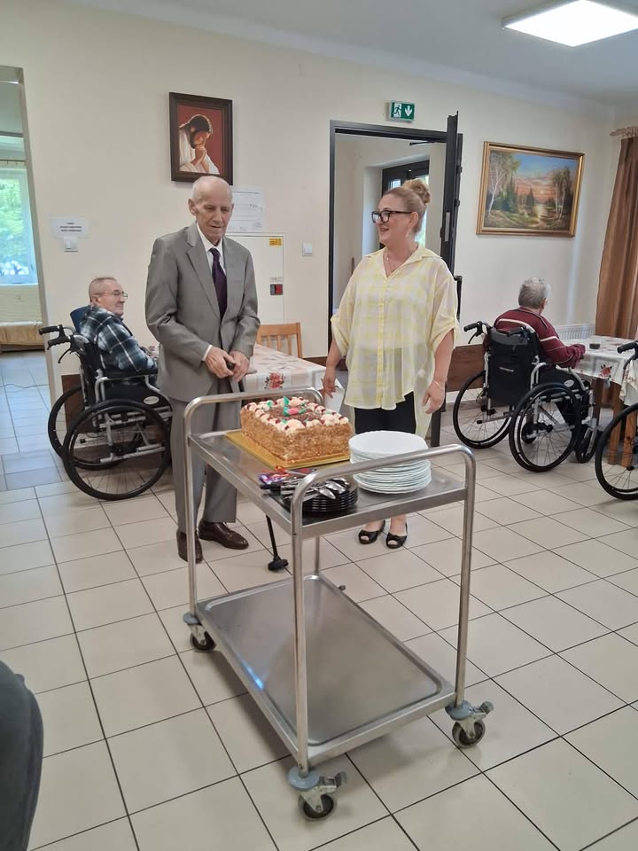 Urodziny pana Wojciecha. Wszystkiego najlepszego, dużo zdrowia i spełnienia marzeń 😘😘🍾🎂🎂